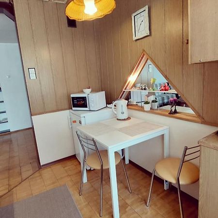 Erdvus Butas Su Balkonu Salia Ezero Ir Stadiono Visaginas Exteriör bild